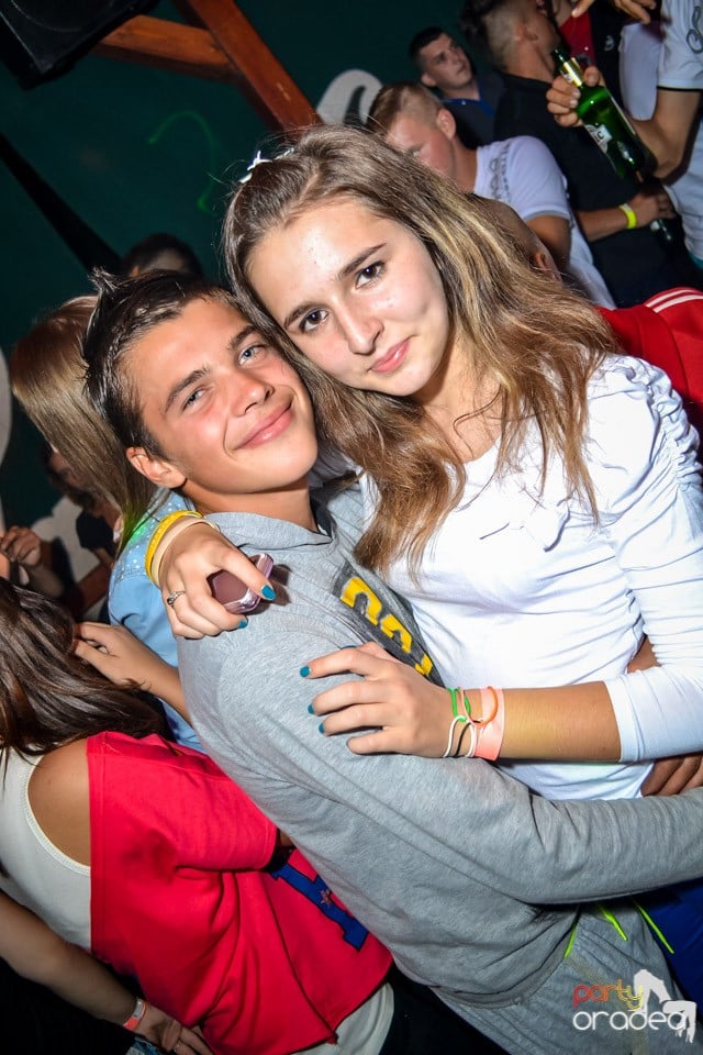 Back 2 school party, 