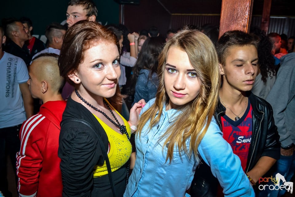 Back 2 school party, 