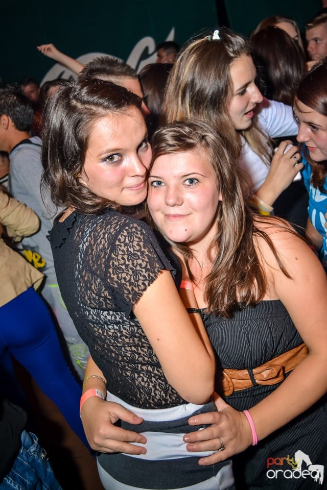 Back 2 school party, 