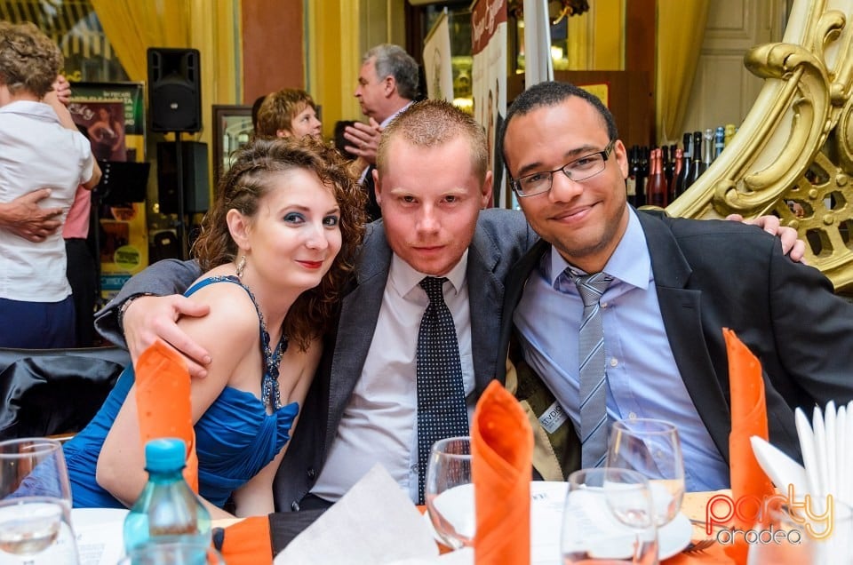 Bal de tineret, Butoiul de Aur