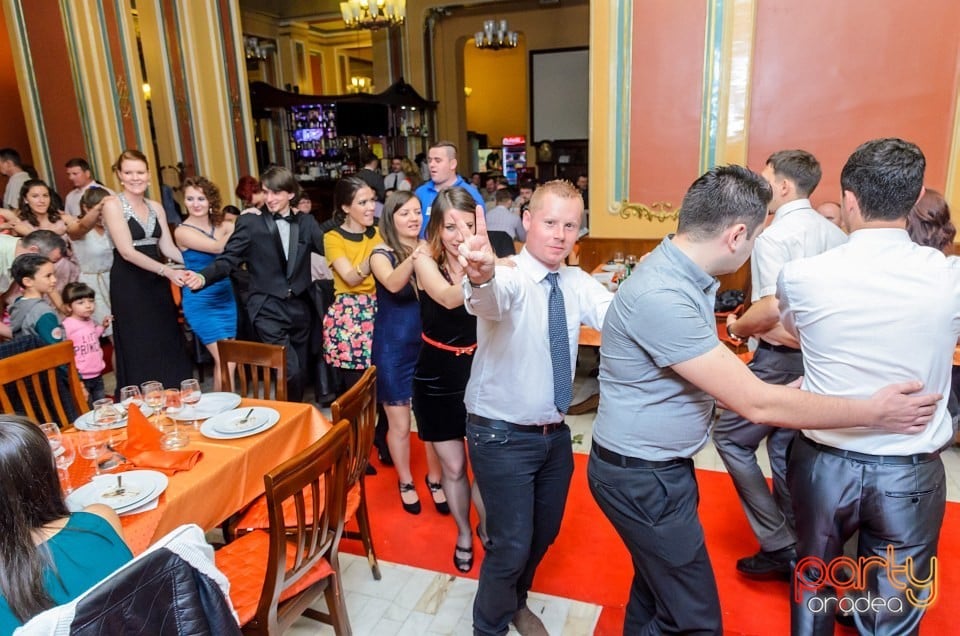 Bal de tineret, Butoiul de Aur