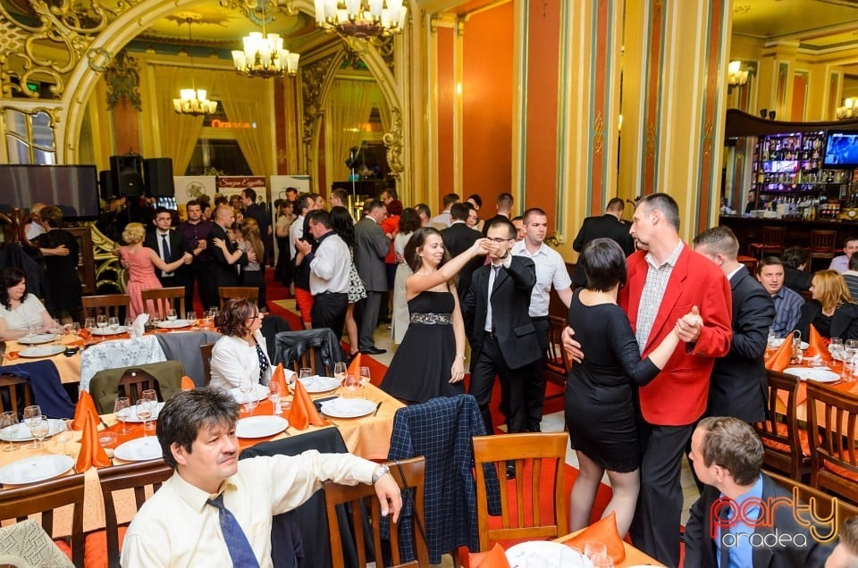 Bal de tineret, Butoiul de Aur