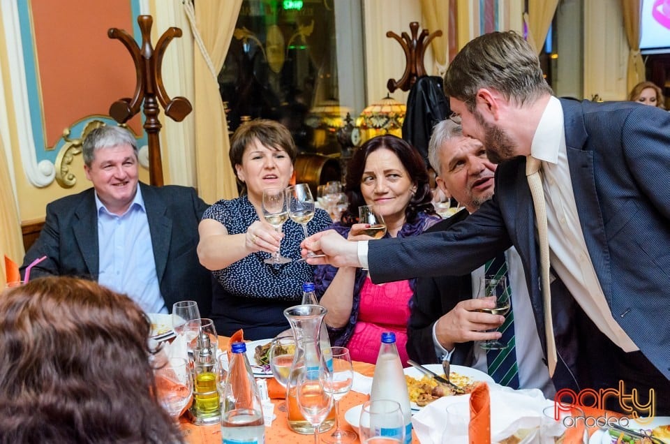 Bal de tineret, Butoiul de Aur