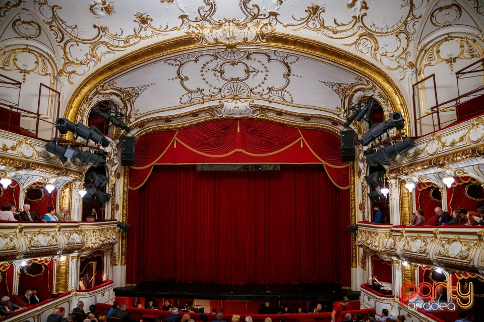 Bal Mascat, Teatrul Regina Maria