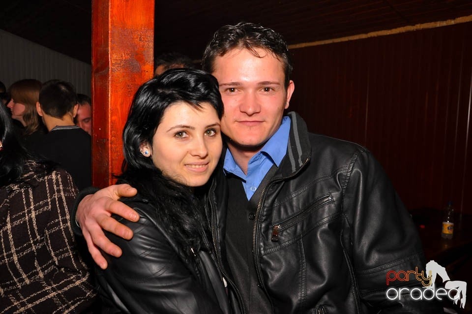 Bal mascat în discoteca Faház, 