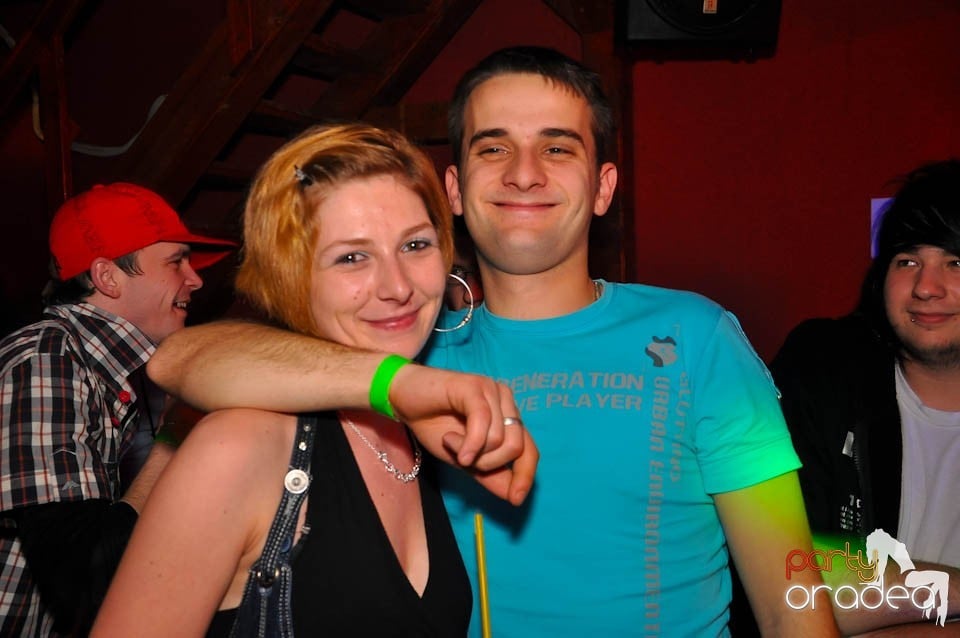 Bal mascat în discoteca Faház, 