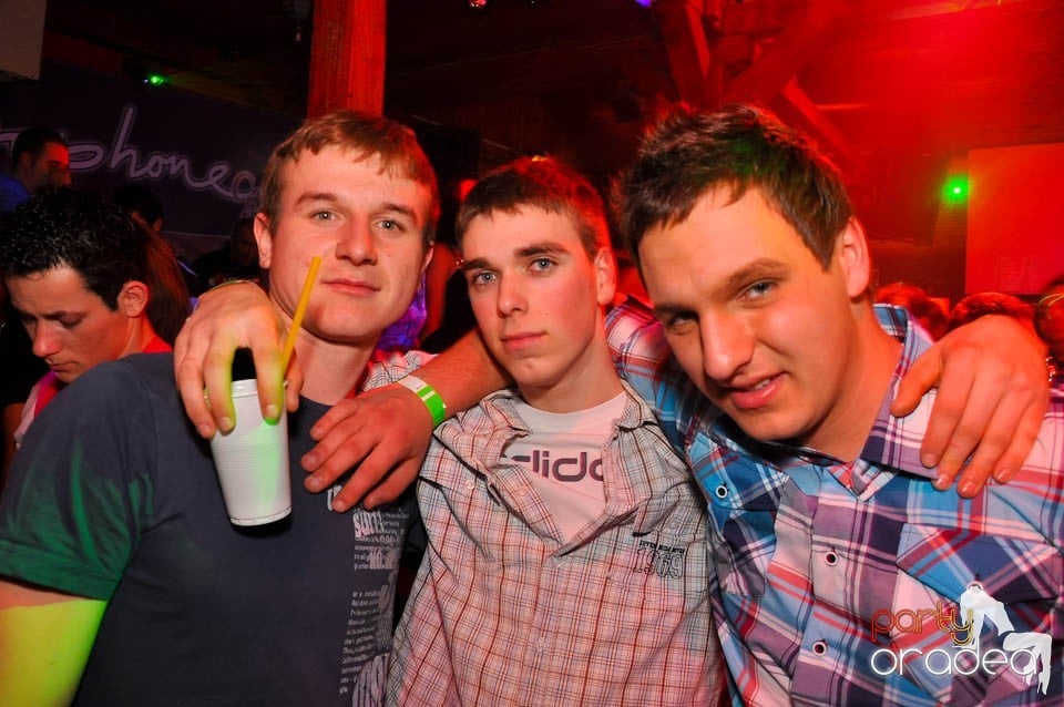 Bal mascat în discoteca Faház, 