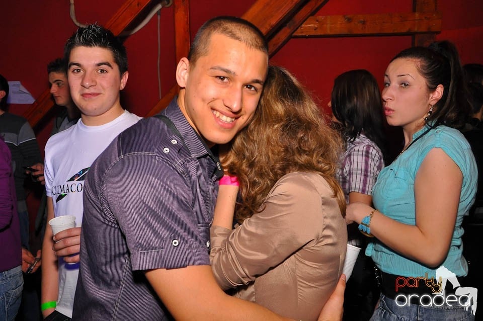 Bal mascat în discoteca Faház, 