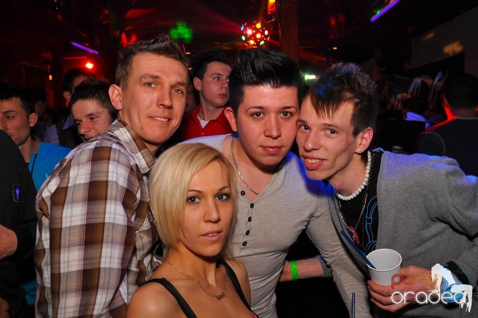 Bal mascat în discoteca Faház, 