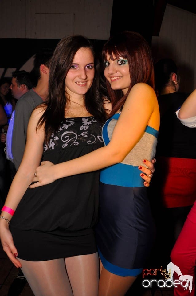 Bal mascat în discoteca Faház, 