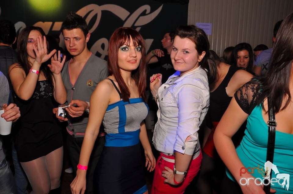 Bal mascat în discoteca Faház, 