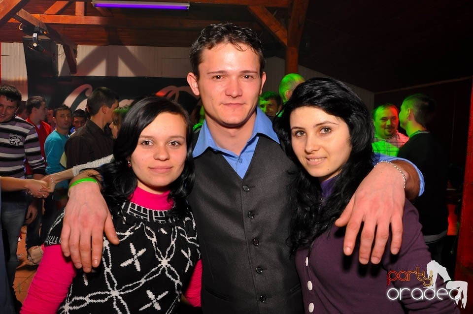 Bal mascat în discoteca Faház, 