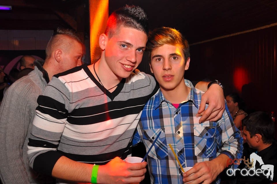 Bal mascat în discoteca Faház, 