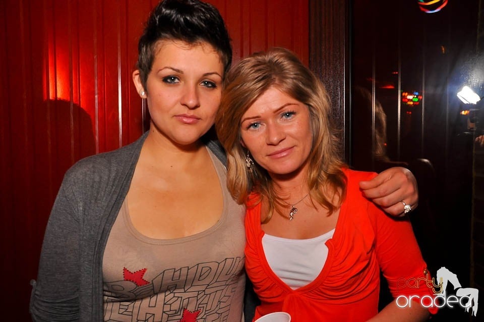 Bal mascat în discoteca Faház, 