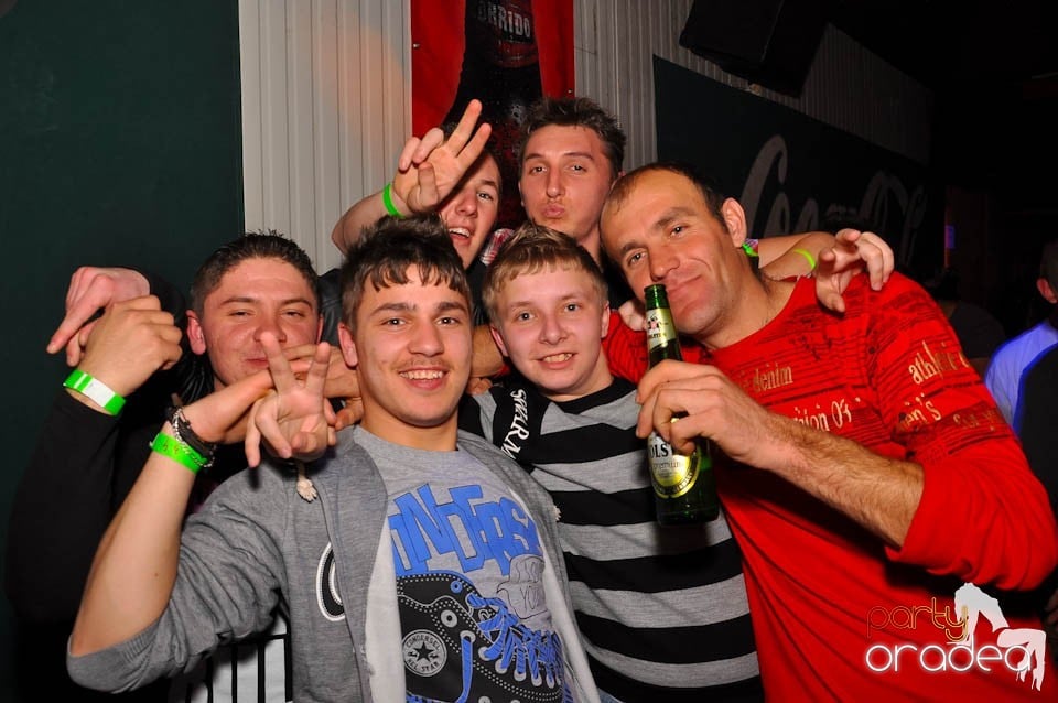 Bal mascat în discoteca Faház, 