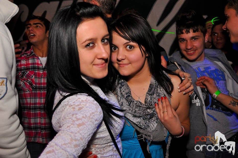 Bal mascat în discoteca Faház, 