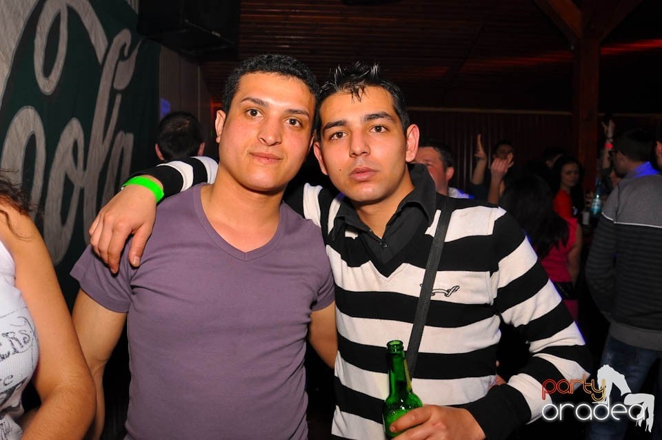 Bal mascat în discoteca Faház, 