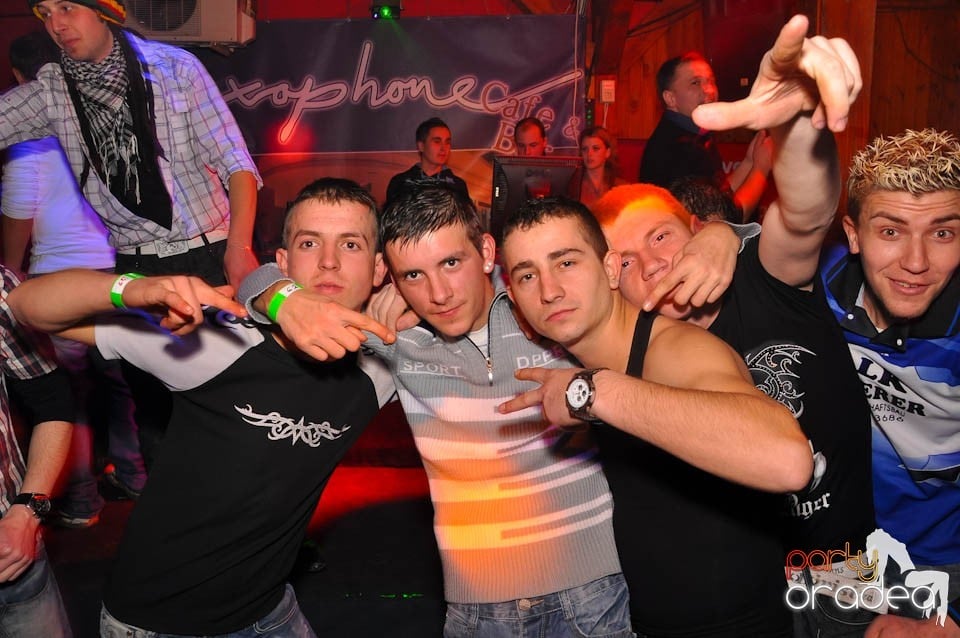 Bal mascat în discoteca Faház, 