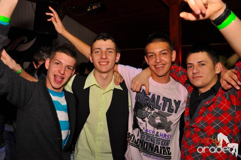 Bal mascat în discoteca Faház, 