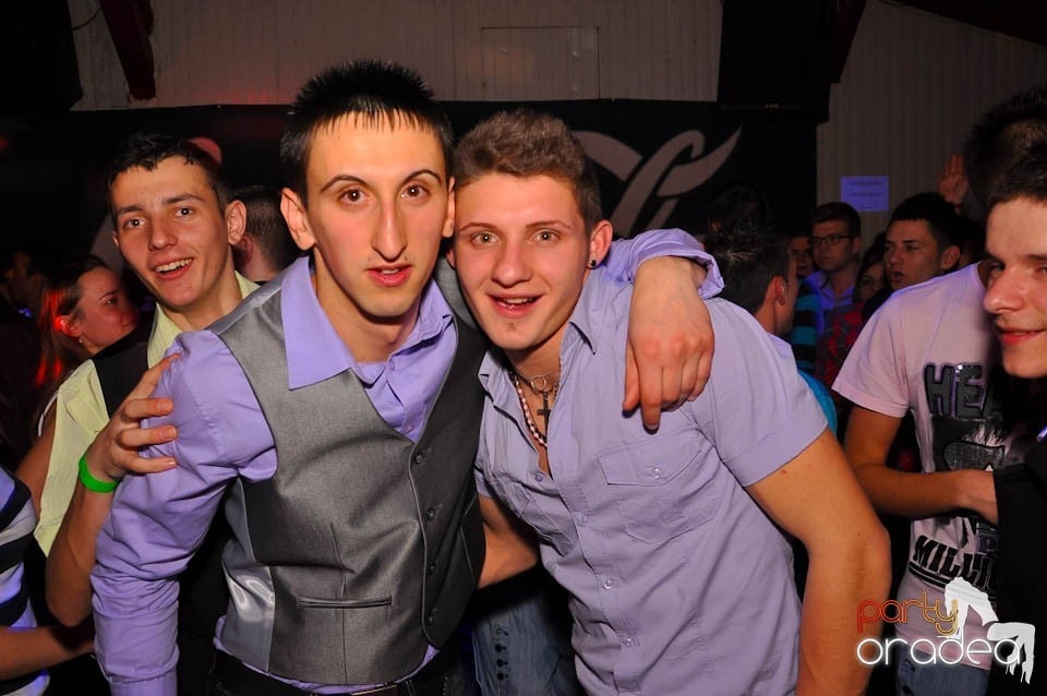 Bal mascat în discoteca Faház, 