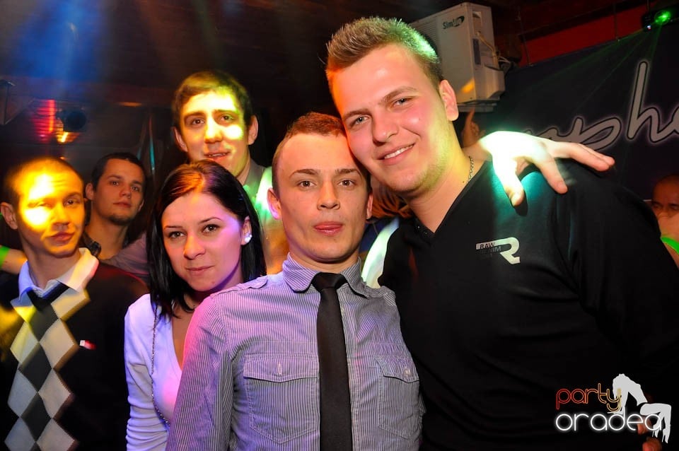 Bal mascat în discoteca Faház, 