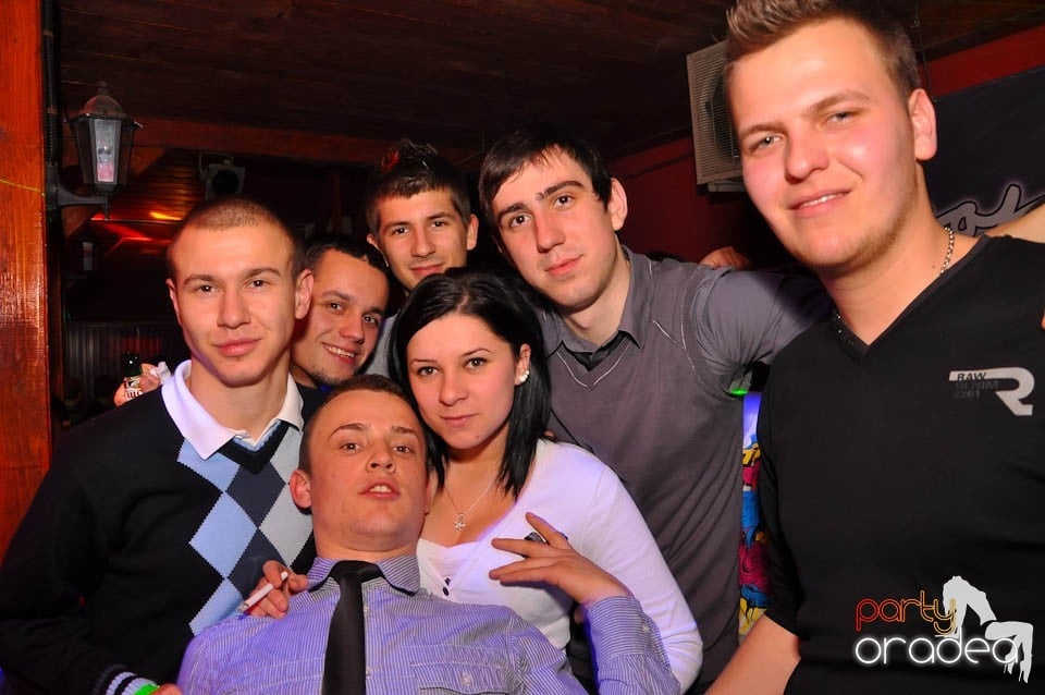 Bal mascat în discoteca Faház, 