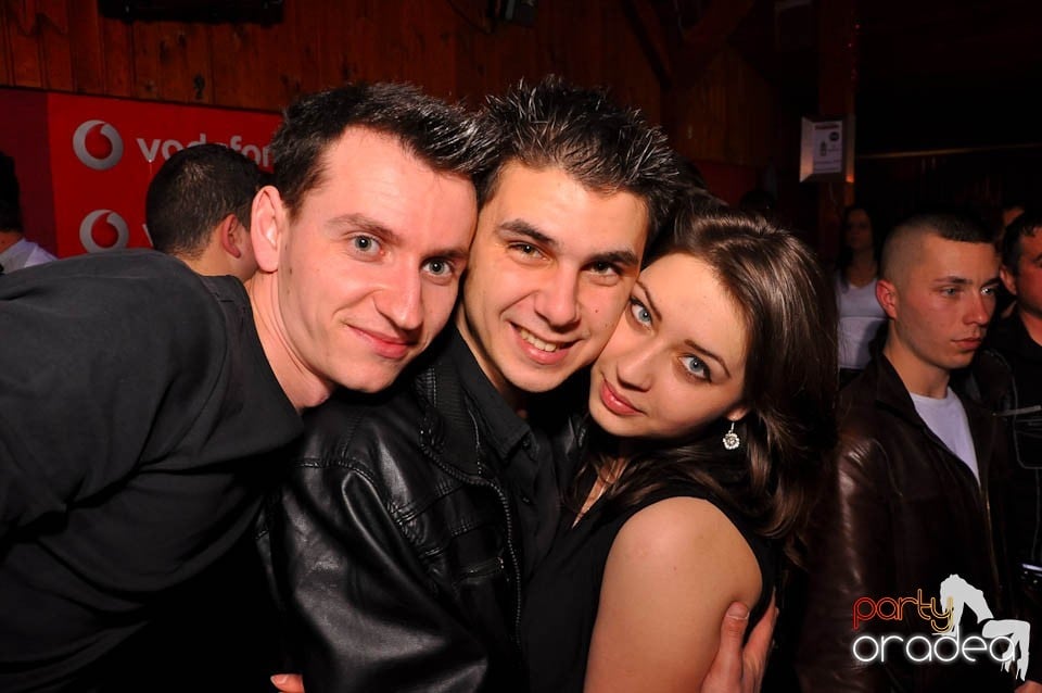 Bal mascat în discoteca Faház, 