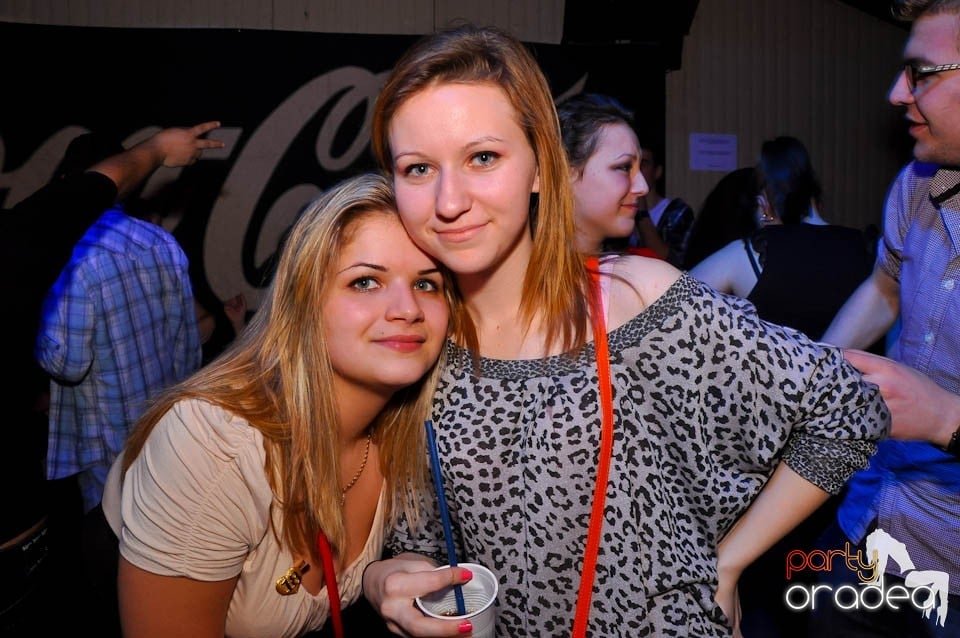 Bal mascat în discoteca Faház, 