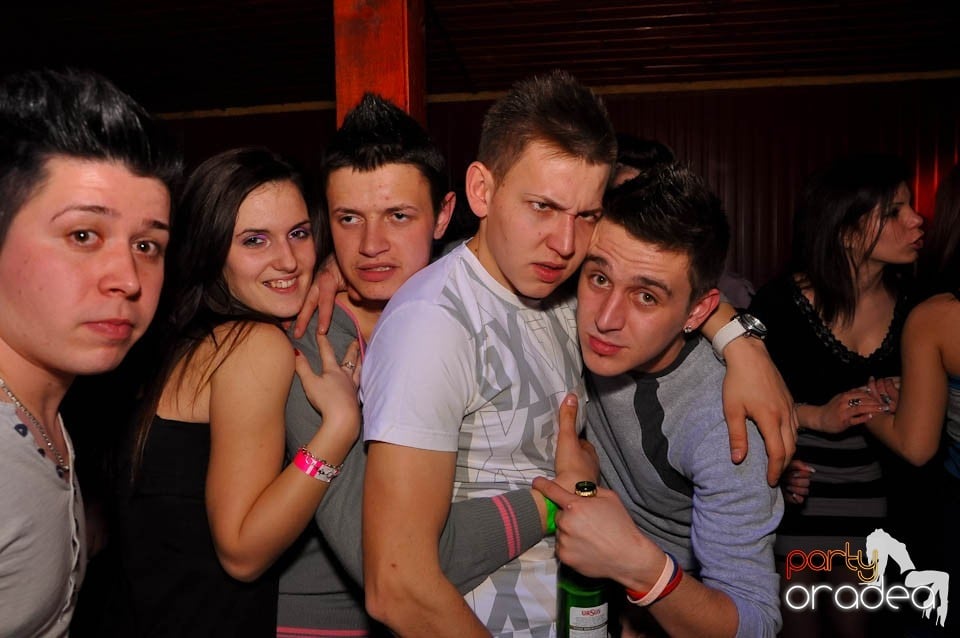 Bal mascat în discoteca Faház, 