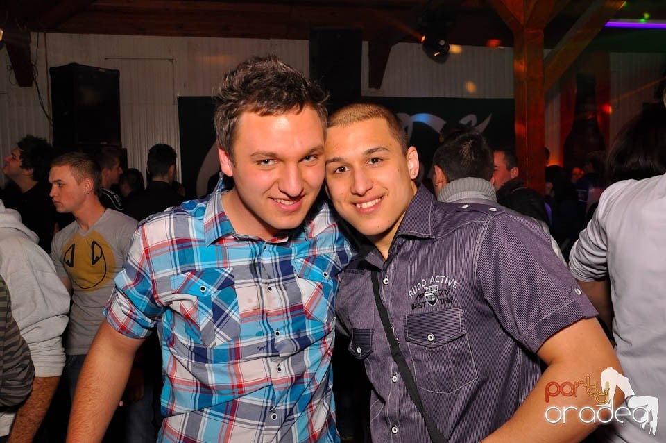 Bal mascat în discoteca Faház, 
