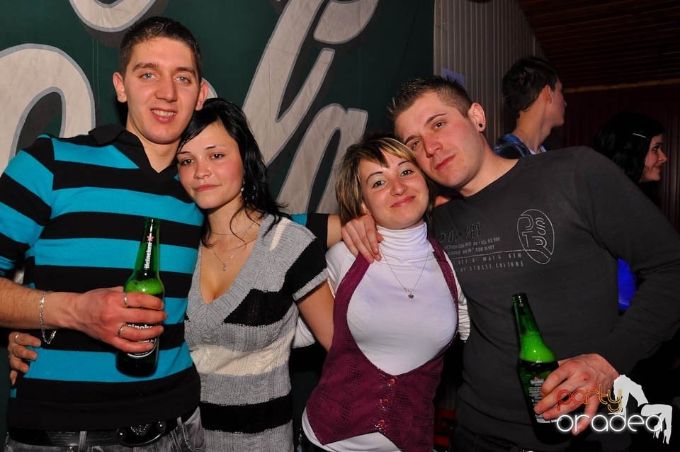 Bal mascat în discoteca Faház, 