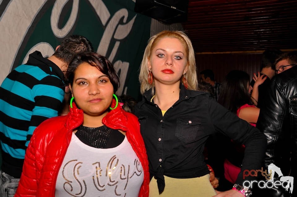 Bal mascat în discoteca Faház, 