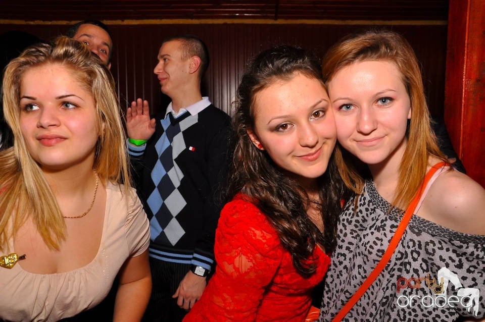 Bal mascat în discoteca Faház, 