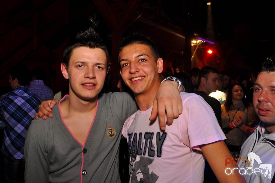 Bal mascat în discoteca Faház, 