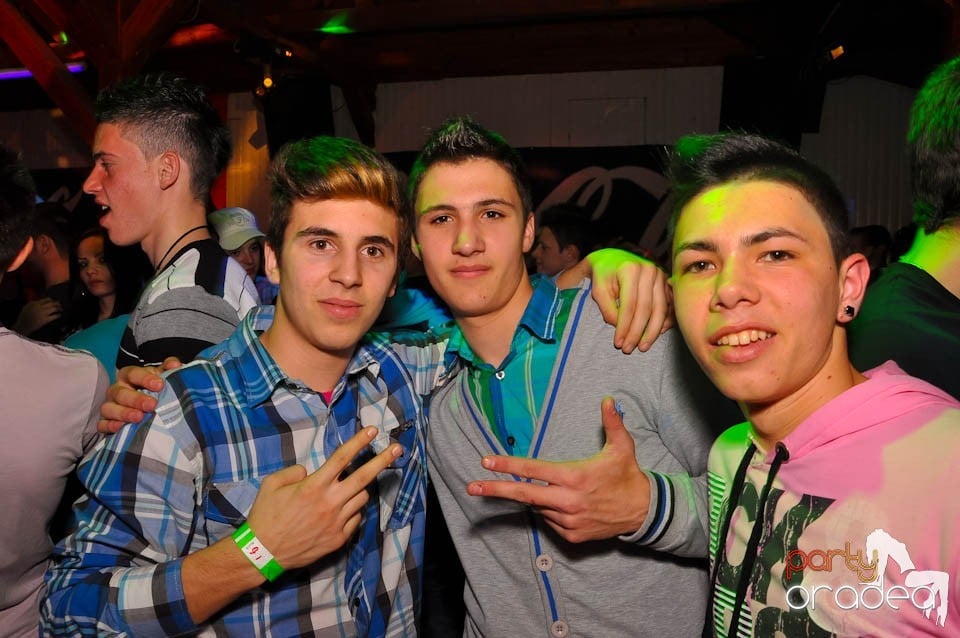 Bal mascat în discoteca Faház, 