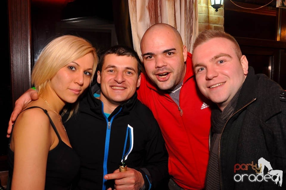 Bal mascat în discoteca Faház, 