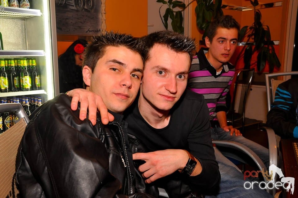 Bal mascat în discoteca Faház, 