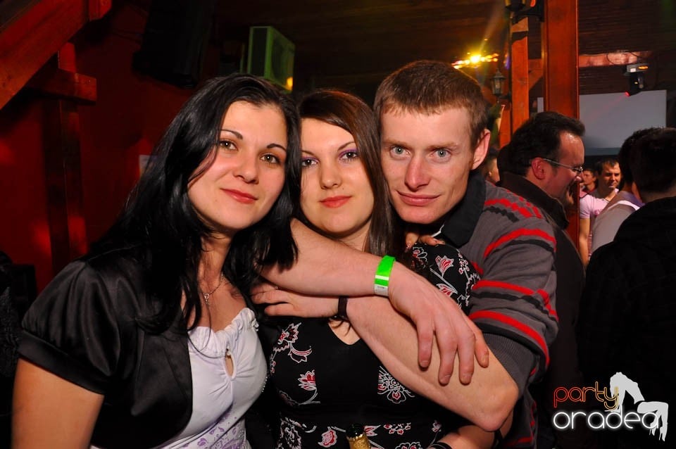 Bal mascat în discoteca Faház, 