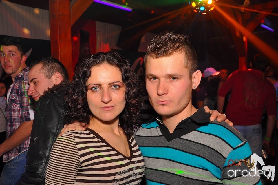 Bal mascat în discoteca Faház, 
