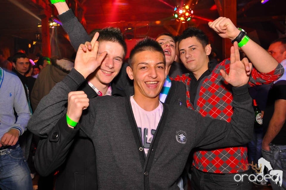 Bal mascat în discoteca Faház, 
