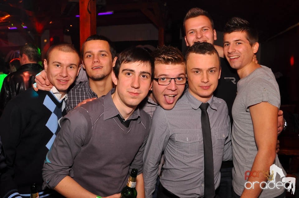 Bal mascat în discoteca Faház, 