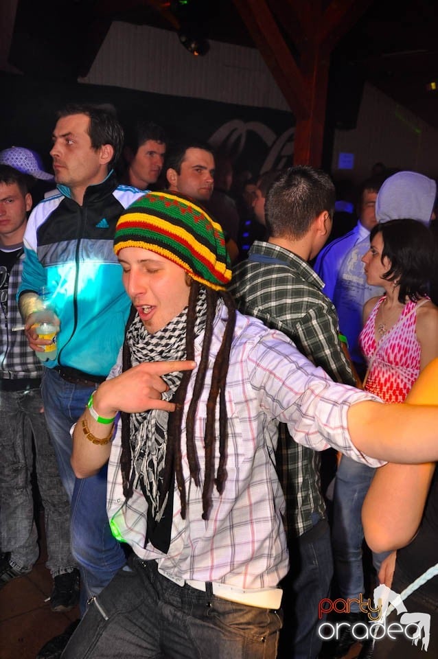 Bal mascat în discoteca Faház, 