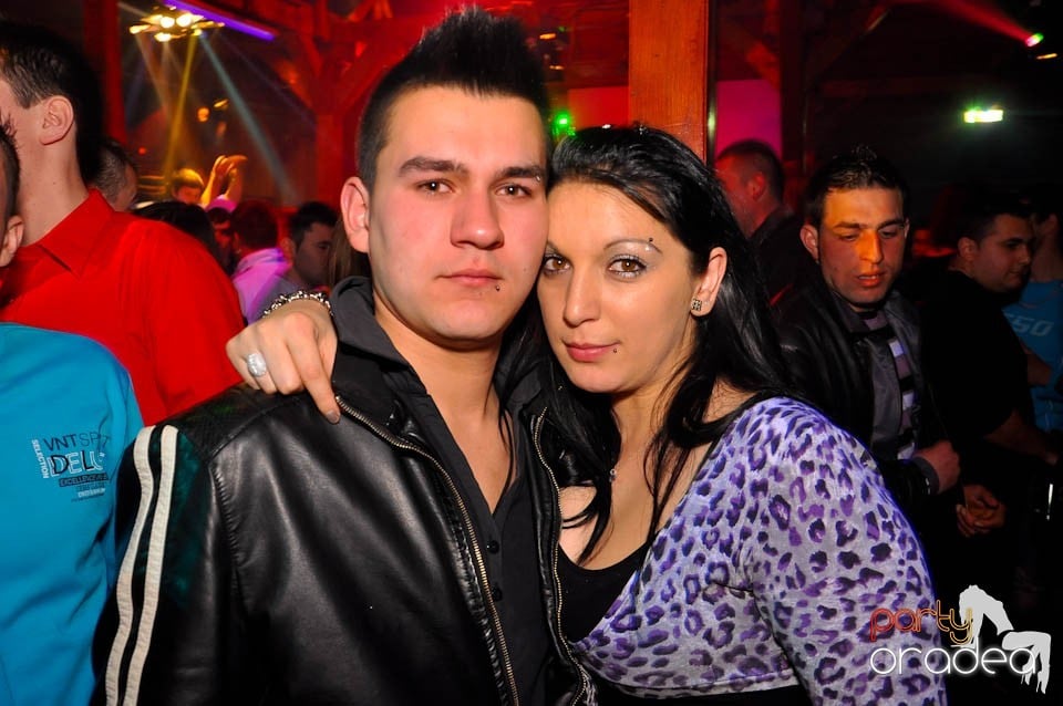 Bal mascat în discoteca Faház, 