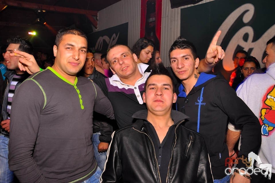 Bal mascat în discoteca Faház, 