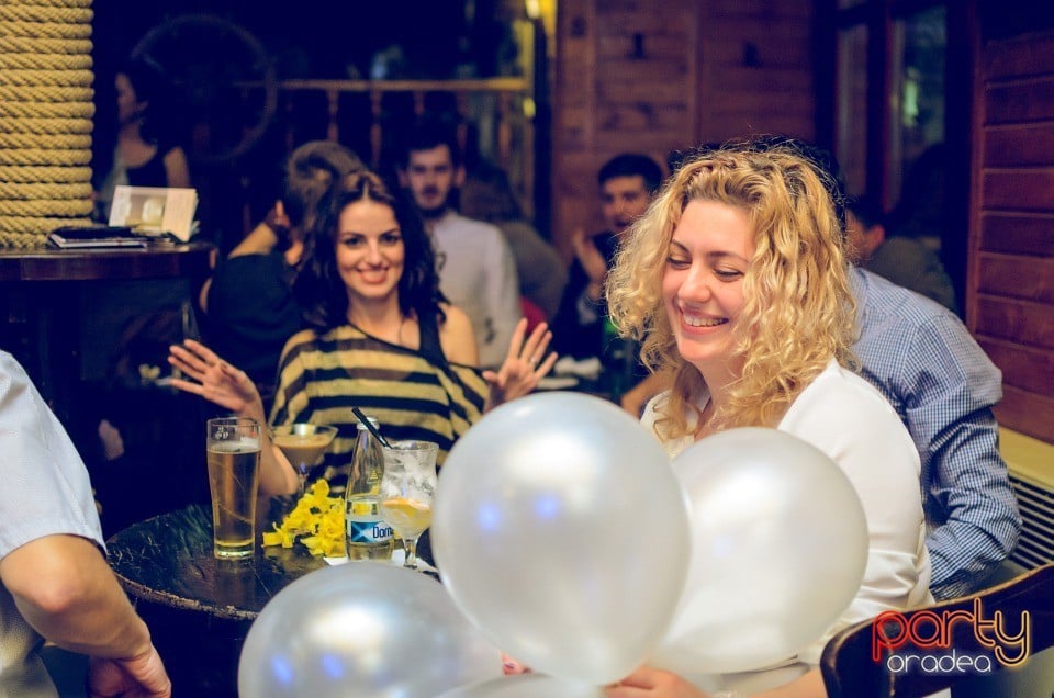 Baloon Party, Columbus Cafe