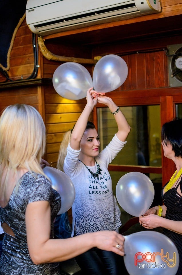 Baloon Party, Columbus Cafe