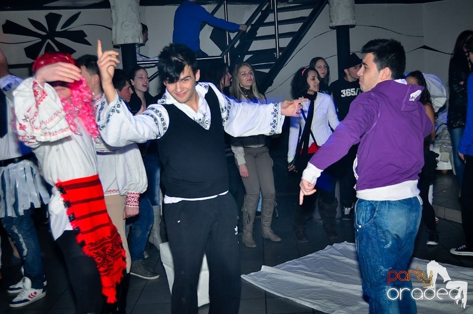 Balul Balurilor 2012 - prima semifinală,