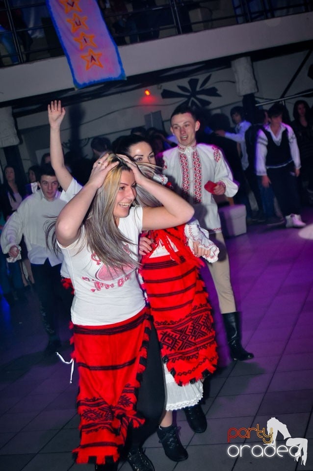 Balul Balurilor 2012 - prima semifinală,