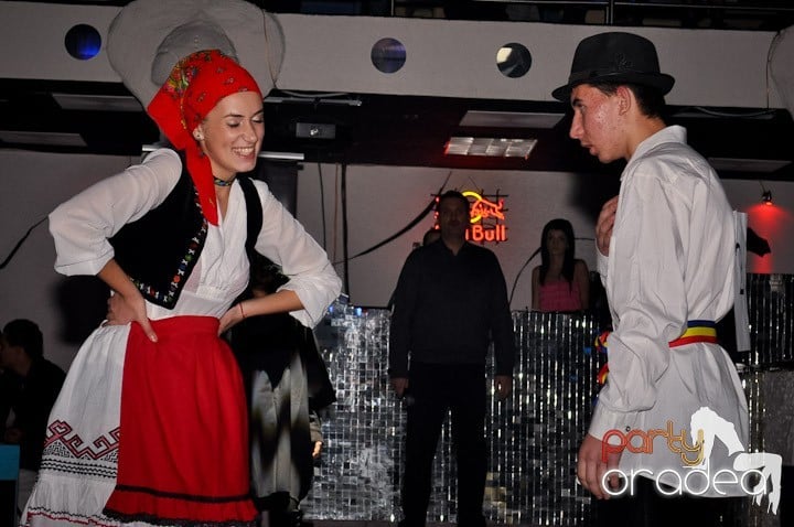 Balul Bobocilor - Gr. Şcolar Sanitar Vasile Voiculescu,