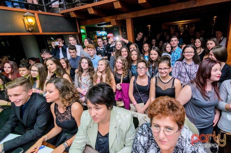 Balul Bobocilor pentru secţia maghiară din Liceul Mihai Eminescu,